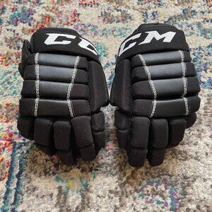 CCM Kids Ice Hockey Gloves, Like New, Size 9" and 23 cm